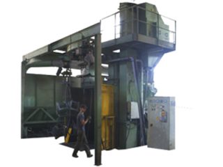 Дробеструйне очищення литися здійснюється в апаратах Wheelabrator, Stem до 2500x1500 мм